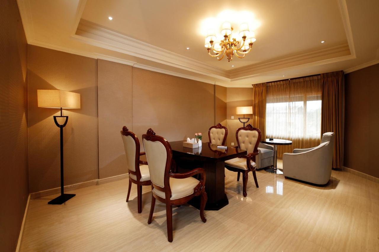 Hotel Park Residency Nilambūr エクステリア 写真