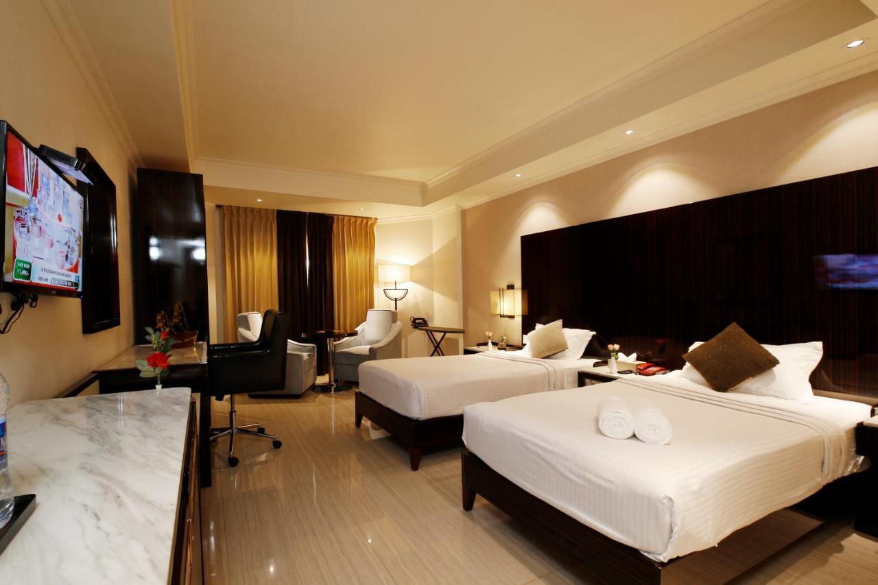 Hotel Park Residency Nilambūr エクステリア 写真