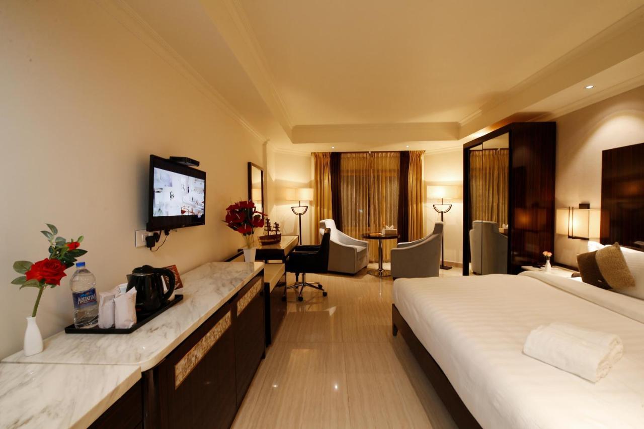 Hotel Park Residency Nilambūr エクステリア 写真