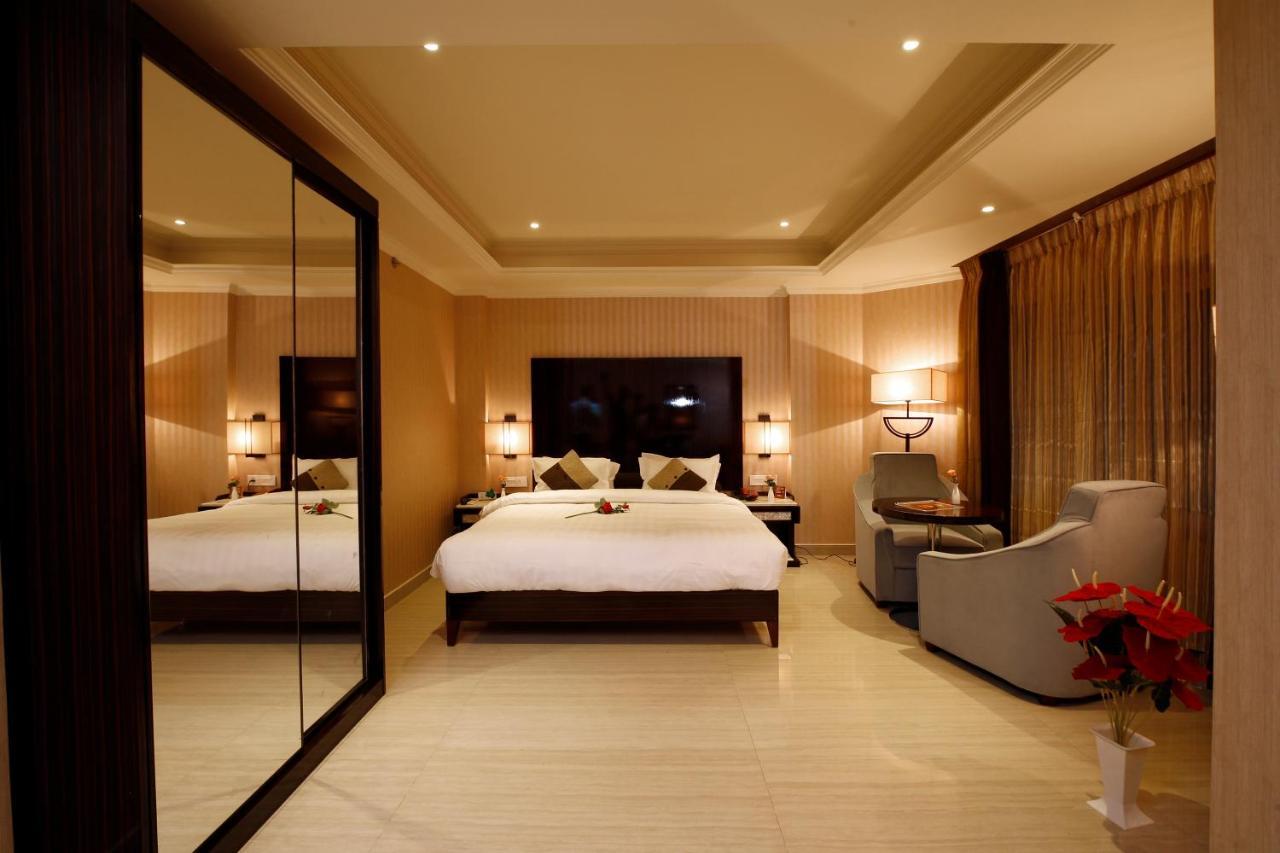 Hotel Park Residency Nilambūr エクステリア 写真