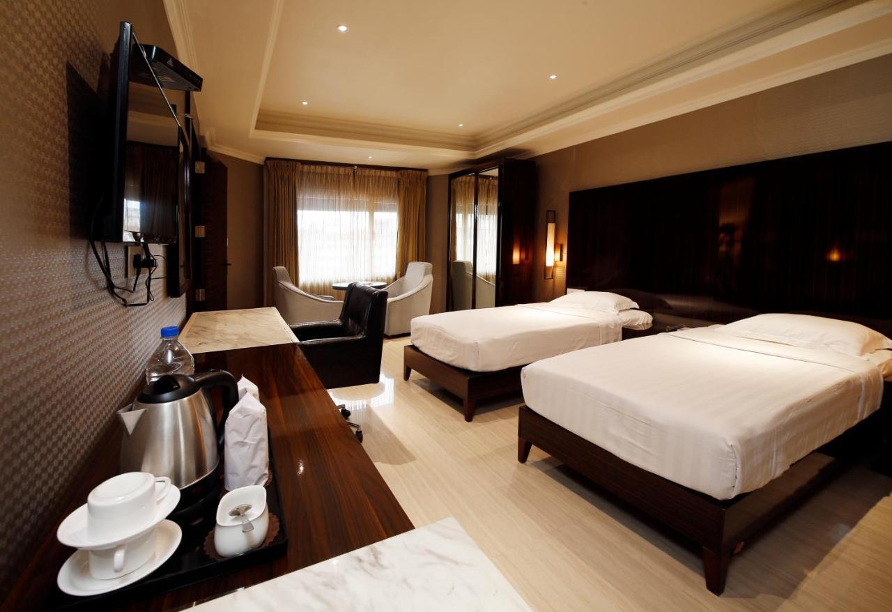 Hotel Park Residency Nilambūr エクステリア 写真
