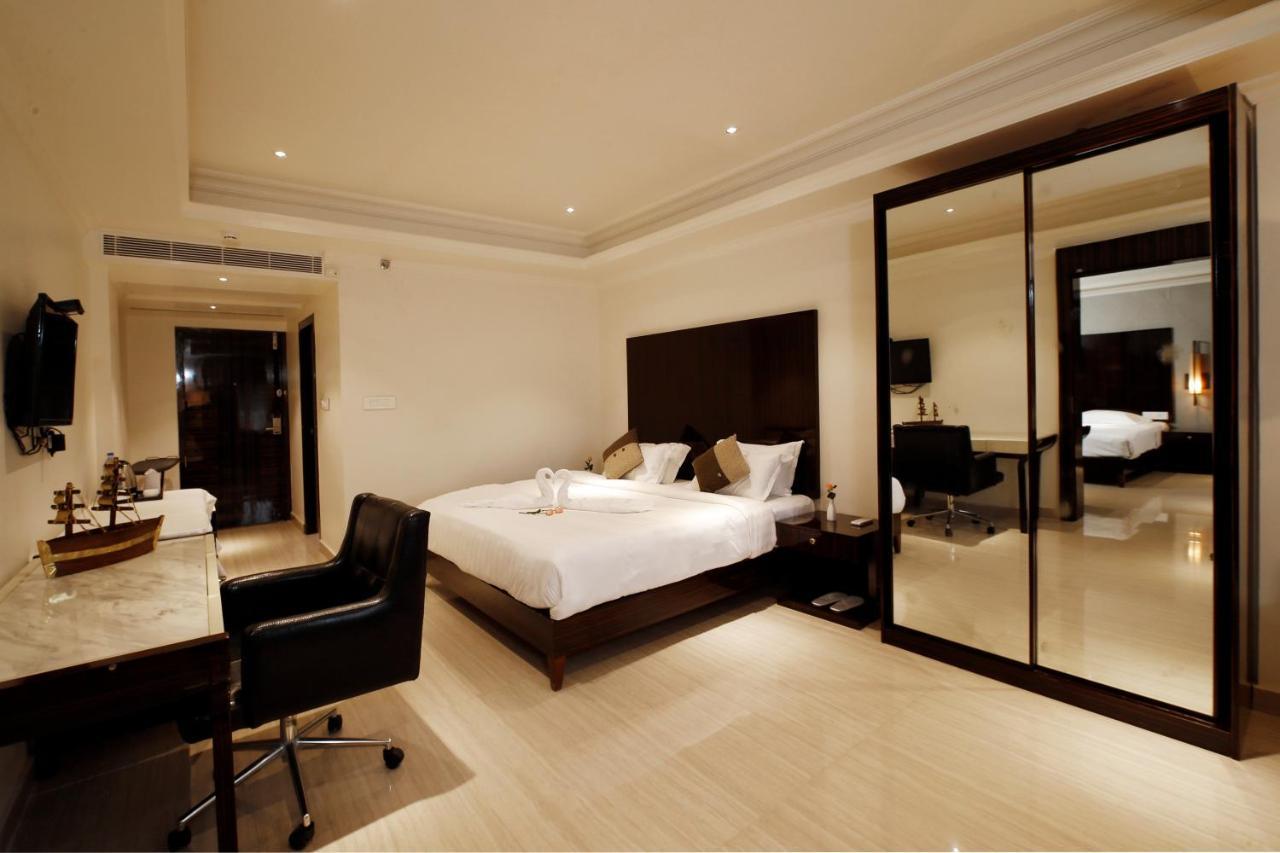 Hotel Park Residency Nilambūr エクステリア 写真