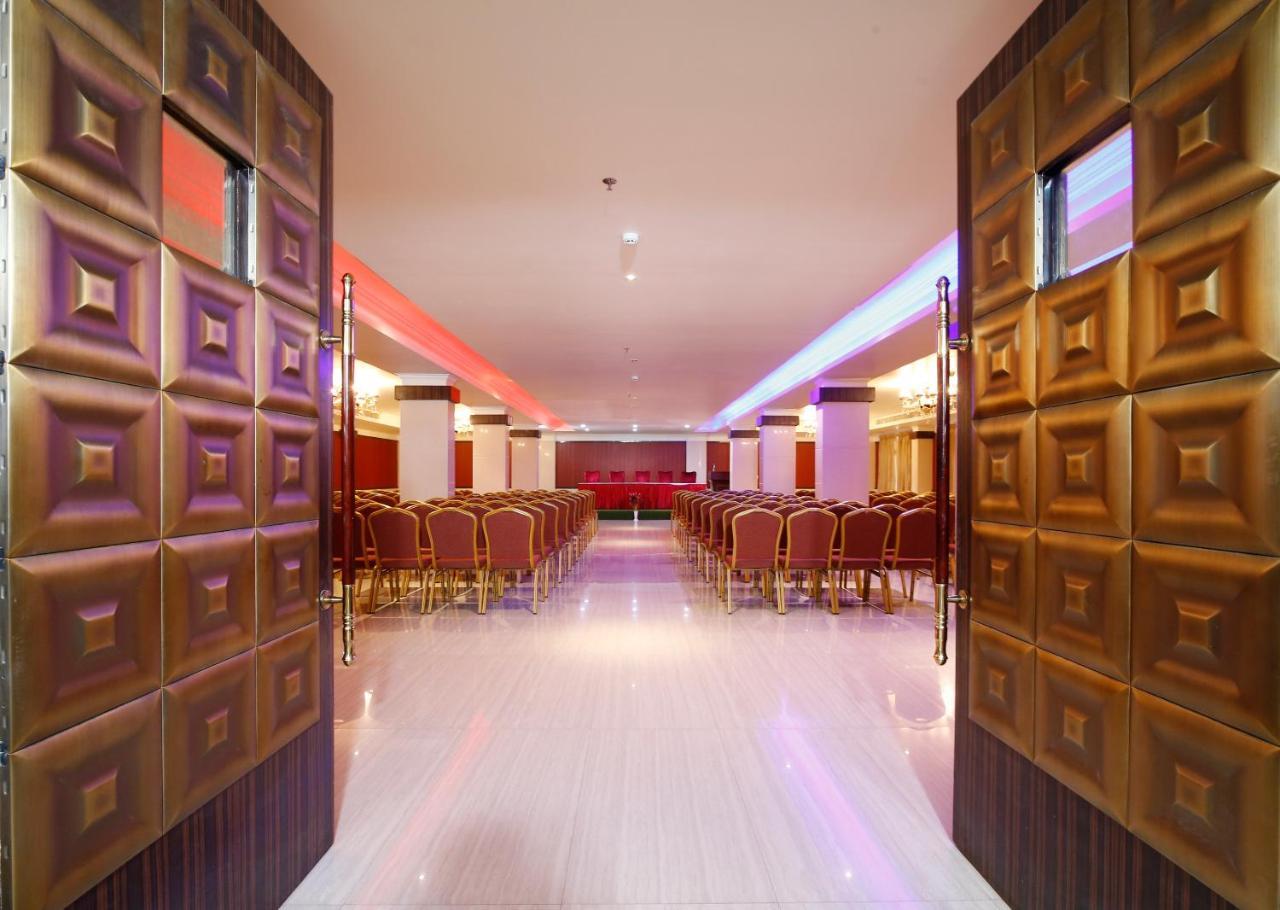 Hotel Park Residency Nilambūr エクステリア 写真
