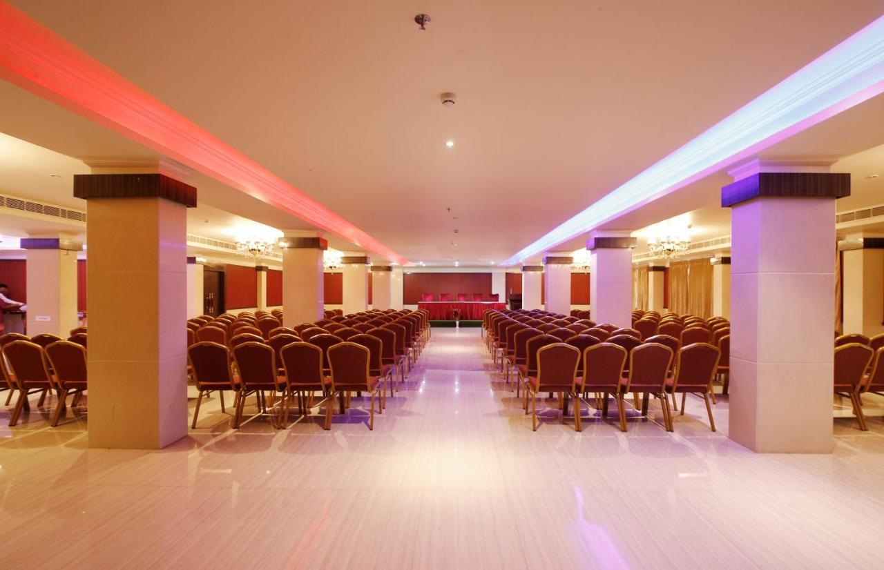 Hotel Park Residency Nilambūr エクステリア 写真