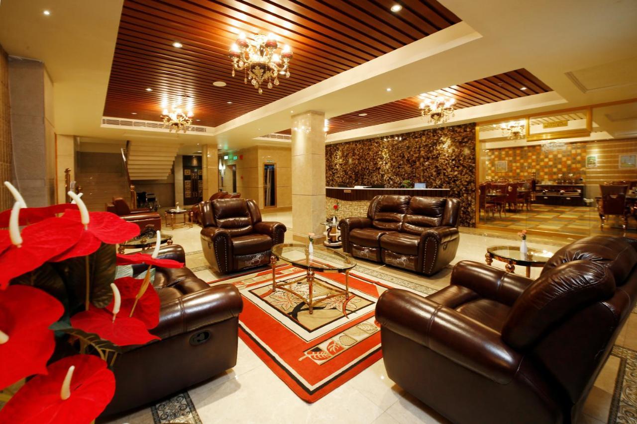 Hotel Park Residency Nilambūr エクステリア 写真