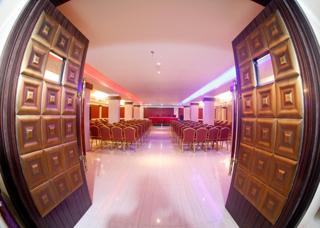 Hotel Park Residency Nilambūr エクステリア 写真