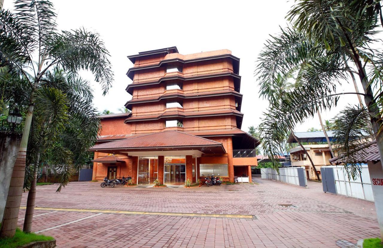 Hotel Park Residency Nilambūr エクステリア 写真
