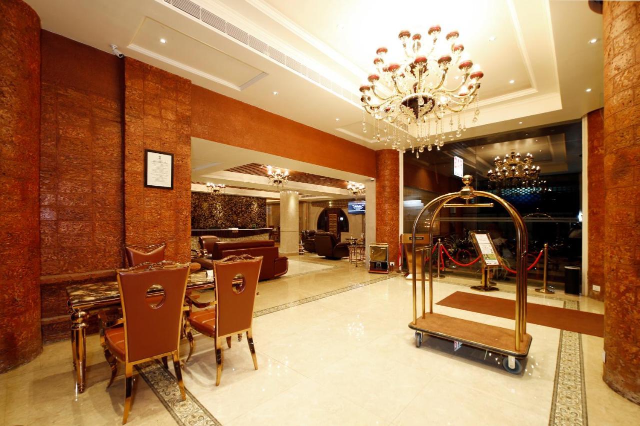 Hotel Park Residency Nilambūr エクステリア 写真