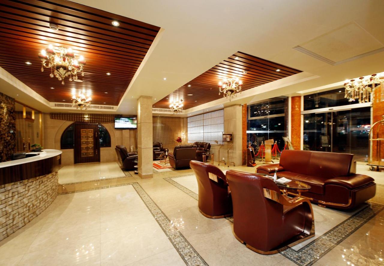 Hotel Park Residency Nilambūr エクステリア 写真